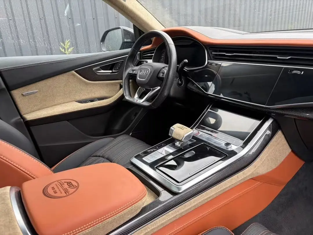 Interior Audi RSQ8