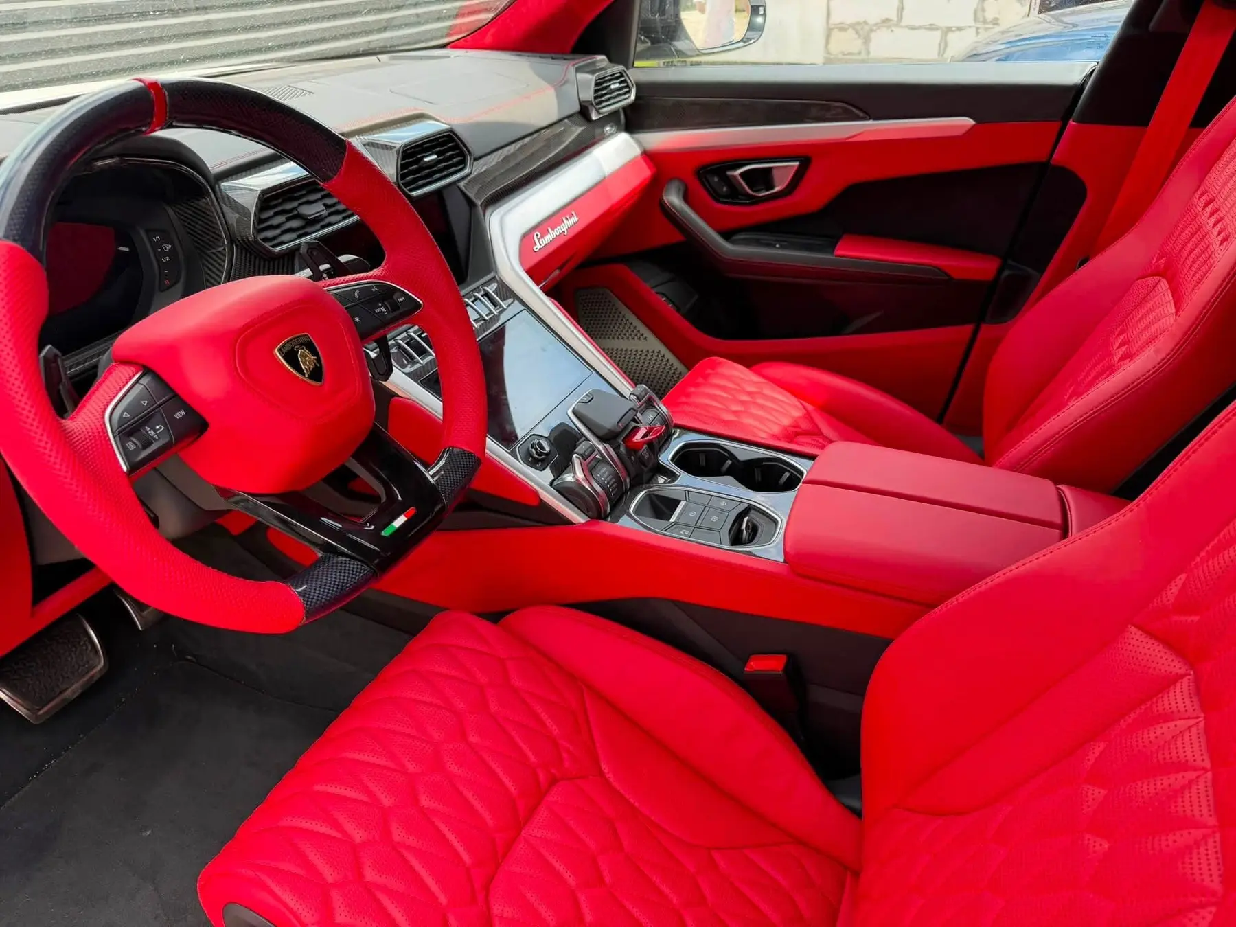 Interior Lamborghini realizat de Damar Custom